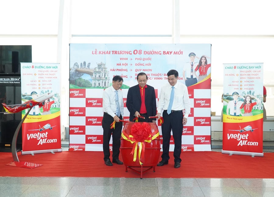 Vietjet khai trương đồng loạt 8 đường bay mới, mở màn cho mùa hè cực 'nóng'
