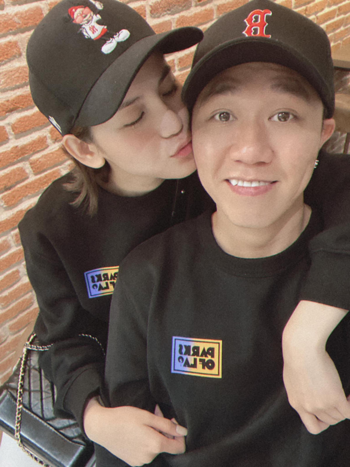 Từ khi công khai, cặp đôi gia nhập đường đua phát "cẩu lương" cho người hâm mộ. Cả hai thường xuyên đăng tải loạt khoảnh khắc đầy tình tứ bên nhau. Ảnh: FBNV. 