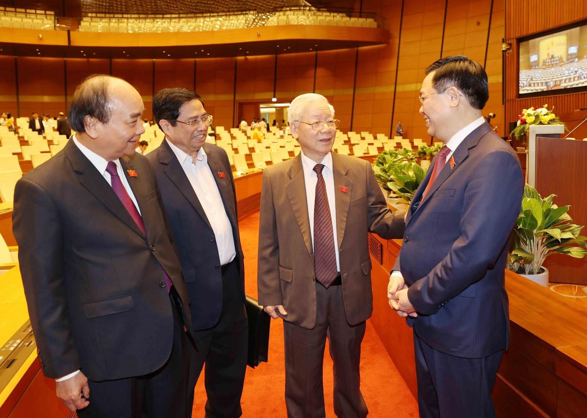 Các đồng chí lãnh đạo Đảng, Nhà nước, Quốc hội, Chính phủ tại phiên họp Quốc hội. Ảnh: TTXVN.