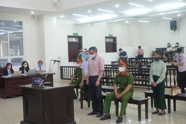 Các bị cáo tại tòa.