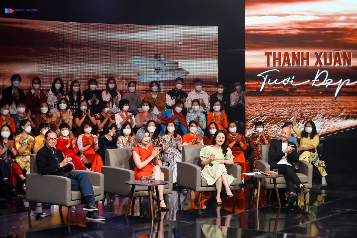 Không gian "Thanh xuân tươi đẹp" tháng 4 ngập âm thanh và tiếng cười. 