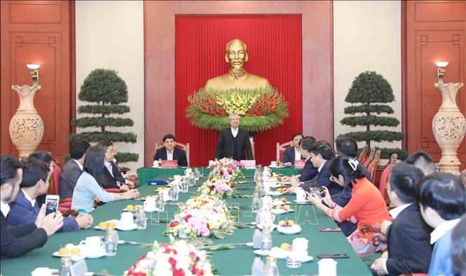 Thường trực Ban Bí thư Trần Quốc Vượng phát biểu tại buổi gặp mặt. Ảnh: Phương Hoa/TTXVN.