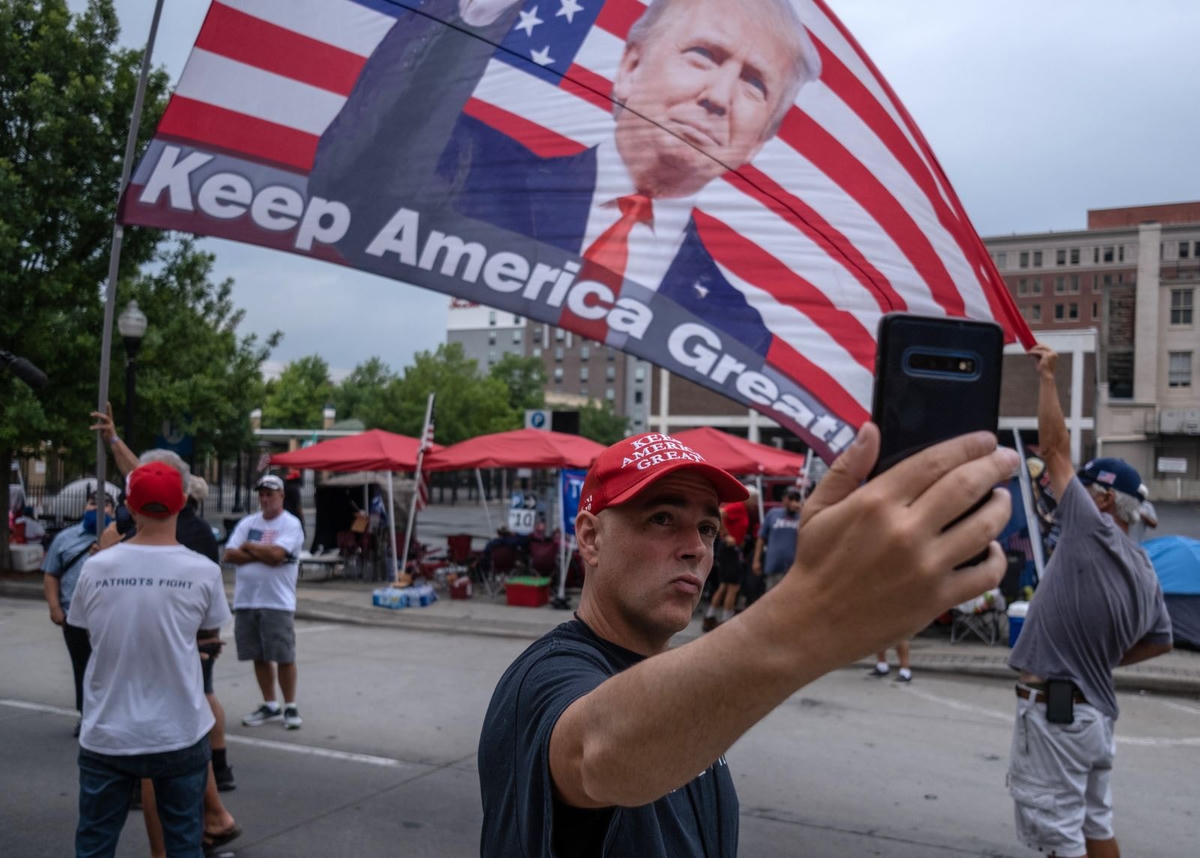 Người ủng hộ ông Trump ở Tulsa, bang Oklahoma.