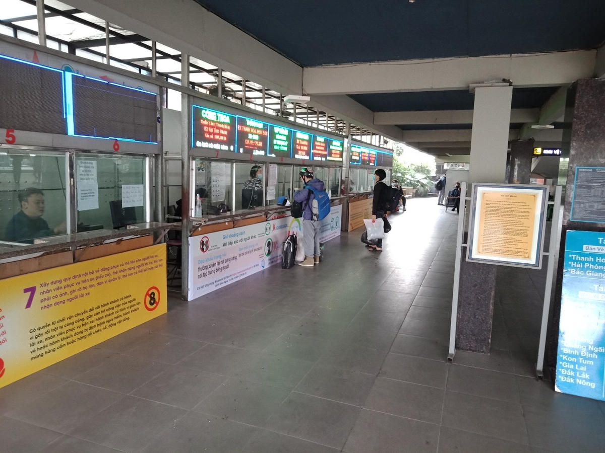 Chỉ một vài khách mua vé.