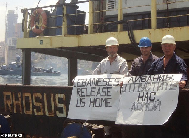 Ông Boris Prokoshev, thuyền trưởng tàu MV Rhosus, và các thủy thủ tàu đề nghị được giải phóng khỏi con tàu khi bị giữ lại ở cảng Beirut cuối năm 2013 đến giữa 2014. (Ảnh: Reuters).
