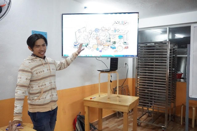Cách vừa học vừa chơi, giúp các em không còn "ghét" tiếng Anh nữa mà trở nên bạo dạn và tiến bộ rất nhiều.  