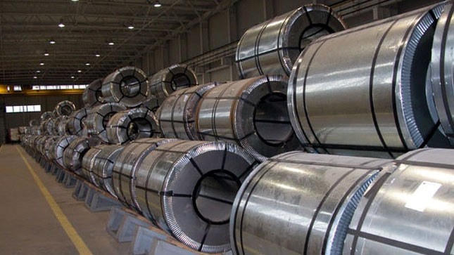 Thép đối diện nhiều rào cản.