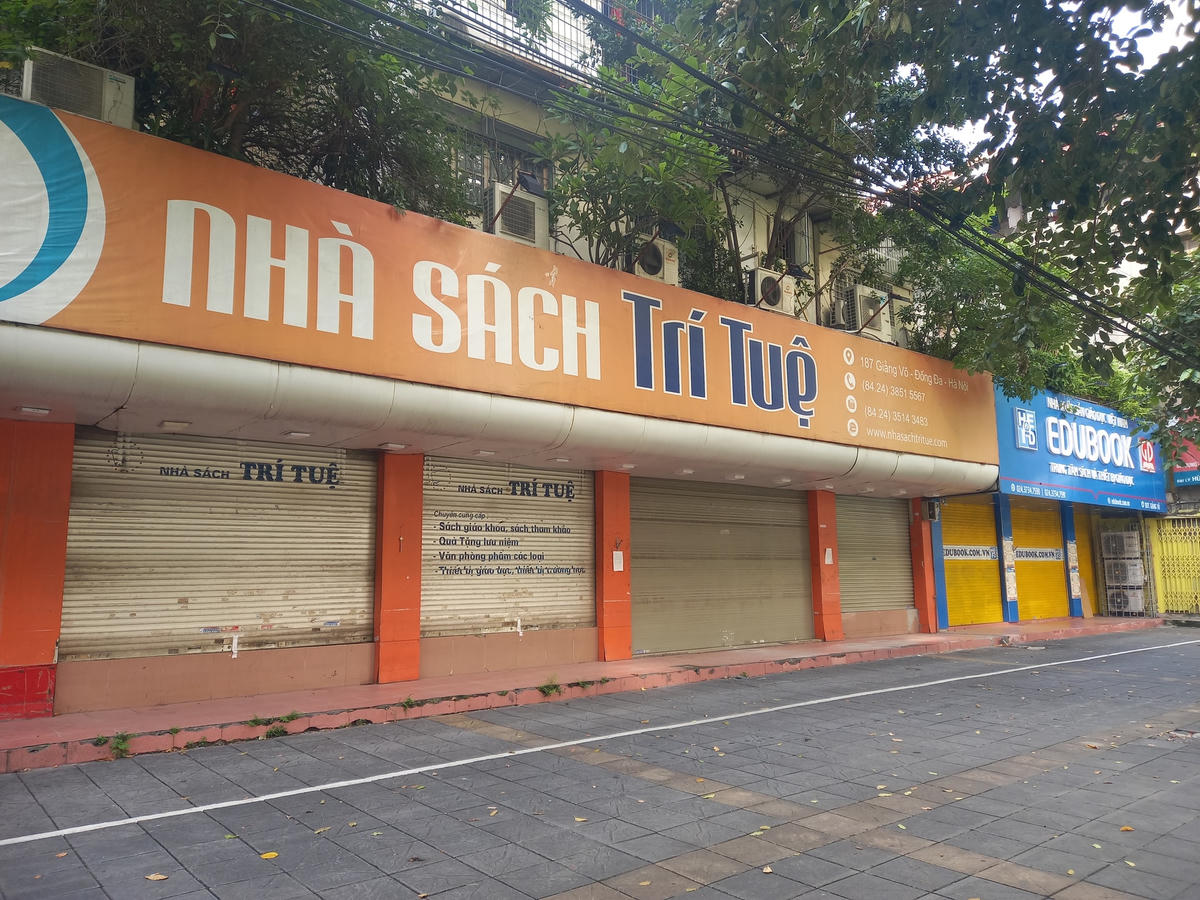 Các cửa hàng sách trên địa bàn Hà Nội đóng cửa trong thời gian giãn cách xã hội.