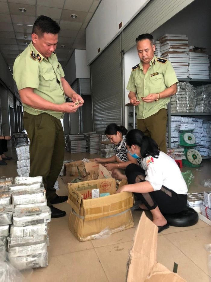 Hơn 7.000 sản phẩm giả, nhập lậu bị thu giữ.