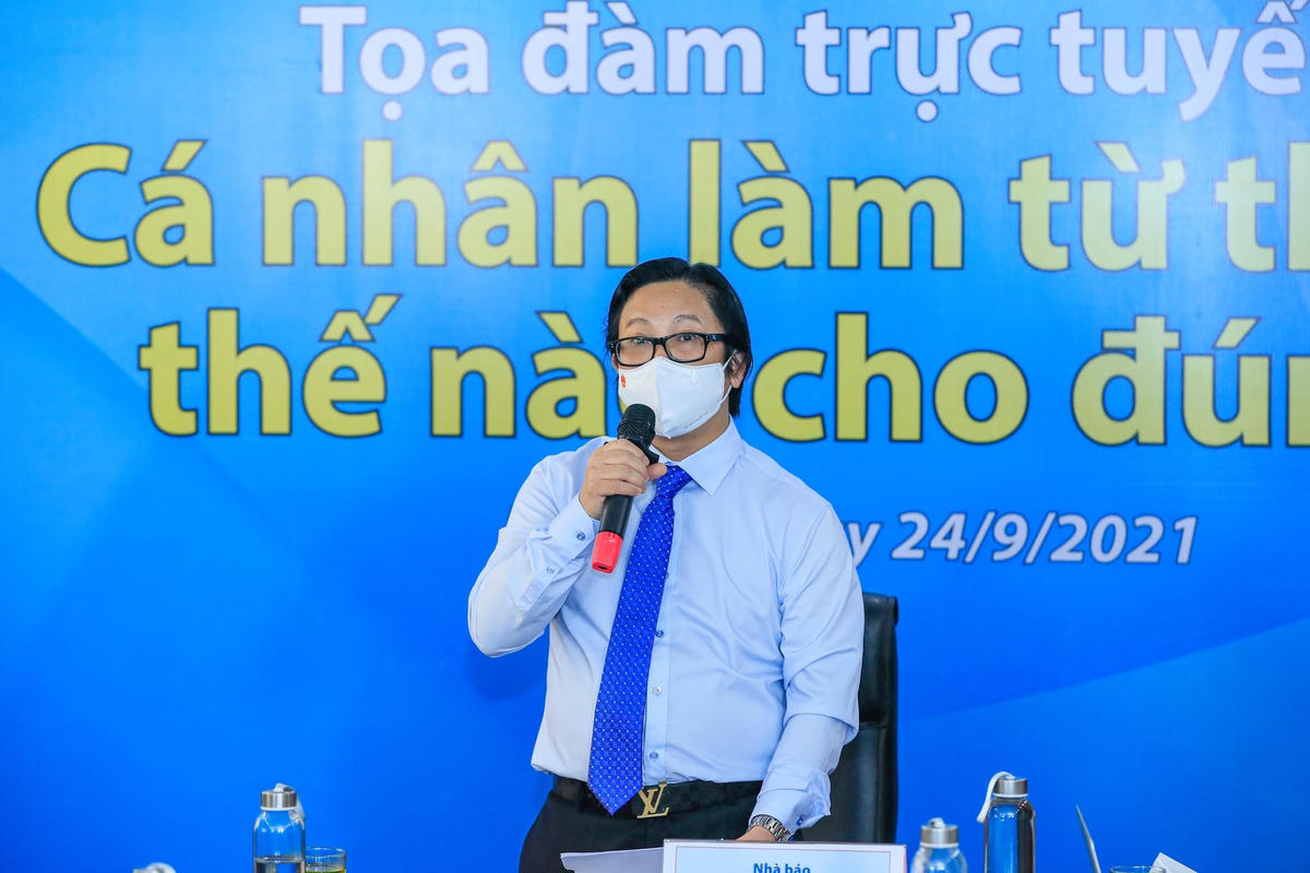 Nhà báo Lê Anh Đạt phát biểu tại Tọa đàm. Ảnh: Quang Vinh.
