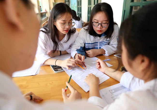 Nội dung thi tốt nghiệp THPT chủ yếu là chương trình lớp 12.