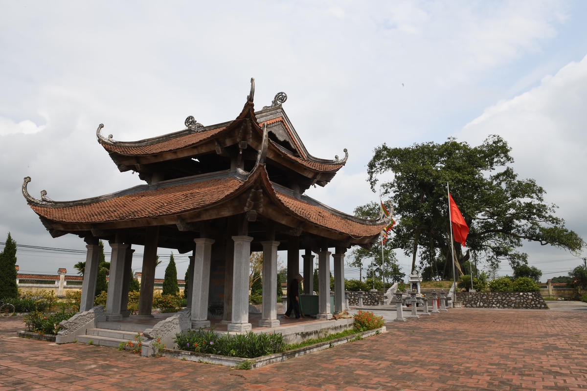 Lăng thống quốc Thái sư Trần thủ độ.
