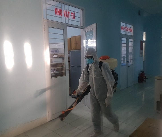Phun thuốc khử khuẩn phòng, chống dịch Covid–19.