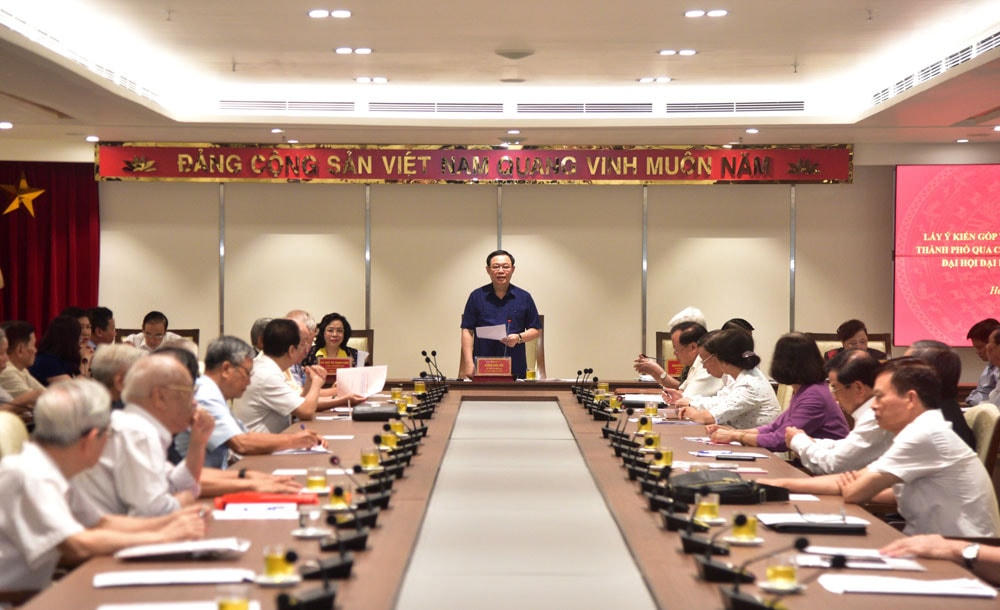 Bí thư Thành ủy Vương Đình Huệ chủ trì Hội nghị lấy ý kiến góp ý của nguyên lãnh đạo chủ chốt thành phố qua các thời kỳ vào Dự thảo Báo cáo chính trị Đại hội XVII Đảng bộ thành phố nhiệm kỳ 2020-2025.
