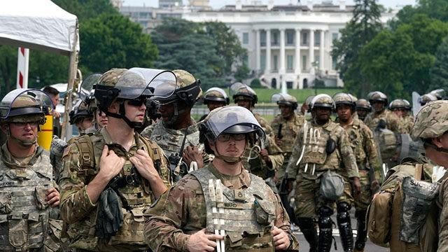 Lực lượng Vệ binh Quốc gia được điều tới Washington để bảo vệ các tượng đài. (Nguồn: NYTimes).