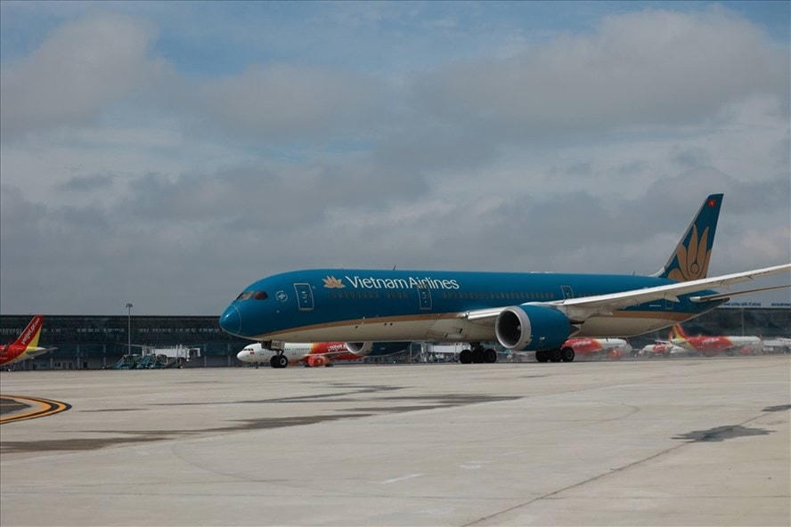 Hai hãng hàng không VietJet và Vietnam Airlines dự kiến khôi phục hoạt động vận tải hành khách trên 7 đường bay nội địa từ ngày 10/10.
