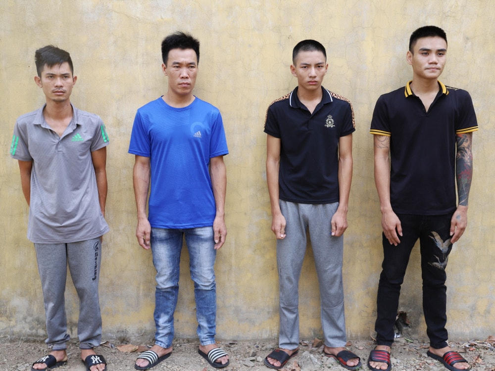 4 trong 9 đối tượng bị khởi tố.