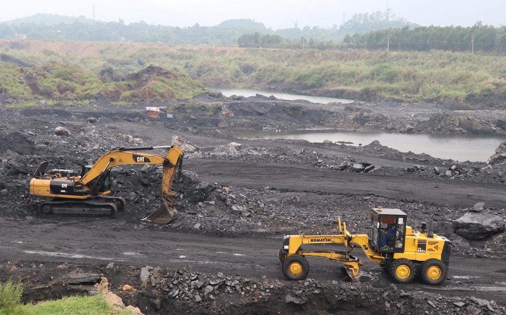 Hoạt động tại khai trường.