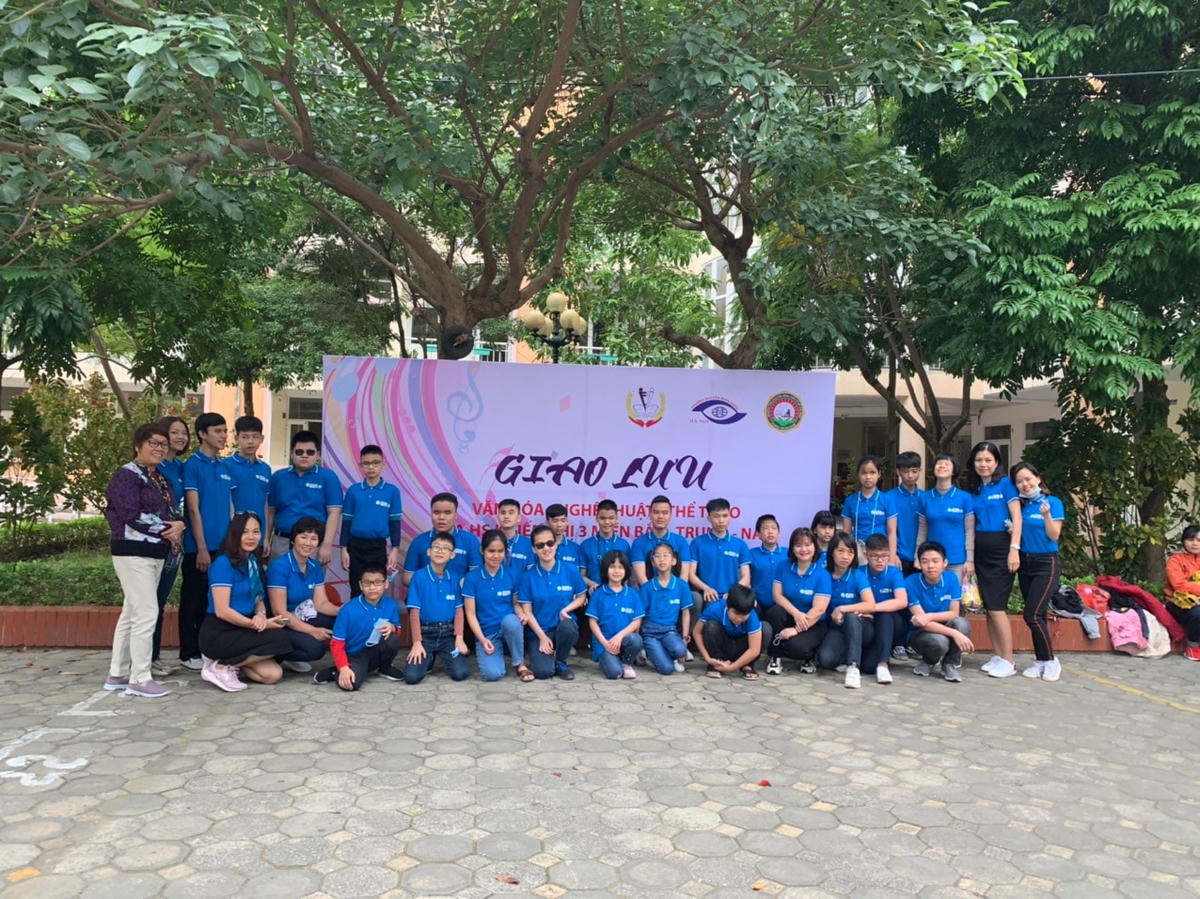 Đoàn tham gia buổi giao lưu của Trường PTCS Nguyễn Đình Chiểu.