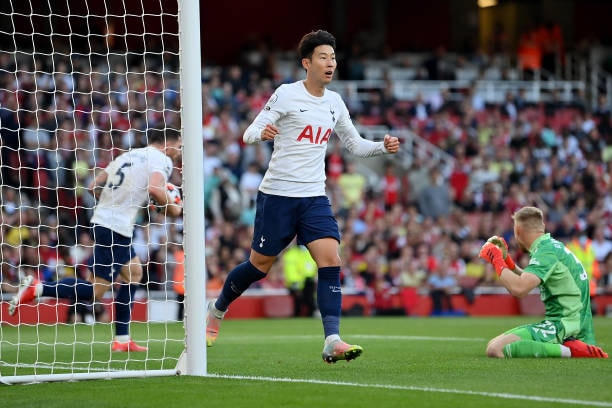 Son Heung Min ghi bàn nhưng không thể giúp Tottenham ngược dòng.