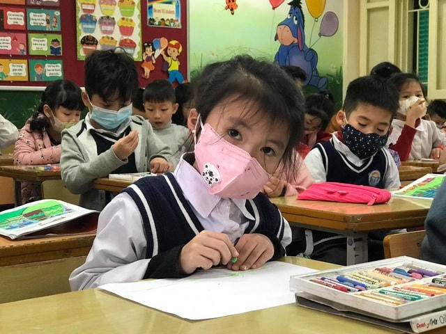 Với những đơn vị không thuộc diện phải nghỉ học, yêu cầu thực hiện đeo khẩu trang khi đến trường.