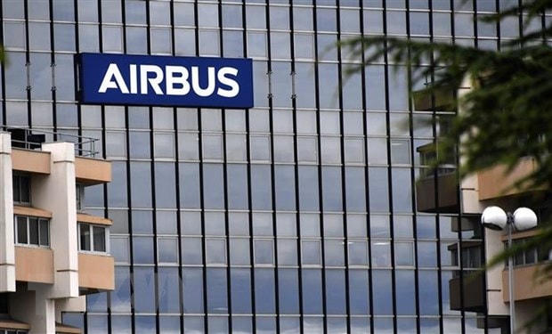 Biểu tượng Airbus tại trụ sở ở Saint-Martin du Touch, gần Blagnac, ngoại ô Toulouse, Pháp, ngày 2/7/2020. (Ảnh: AFP/TTXVN).