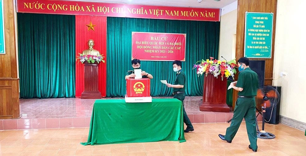 Bầu cử sớm ở khu vực biên giới, miền núi tỉnh Quảng Bình.(Ảnh: Võ Dung/TTXVN).