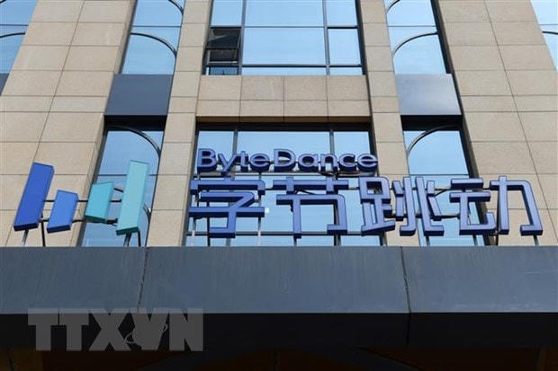 Biểu tượng công ty ByteDance tại trụ sở ở Bắc Kinh, Trung Quốc. (Ảnh: AFP/TTXVN).