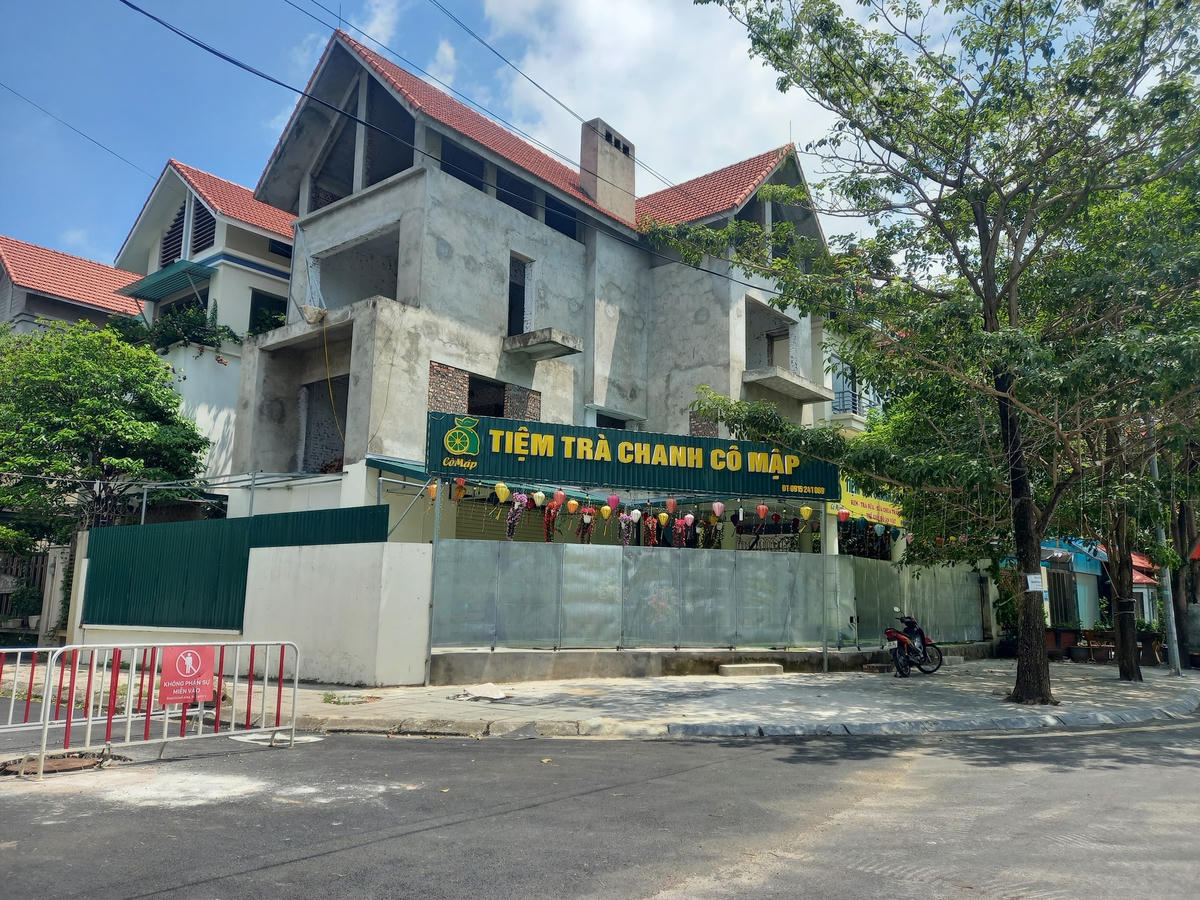  Nhiều nhà hàng, quán nhậu, quán nước,... thuộc địa bàn quận Bắc Từ Liêm (TP. Hà Nội) đóng cửa, tạm dừng kinh doanh.