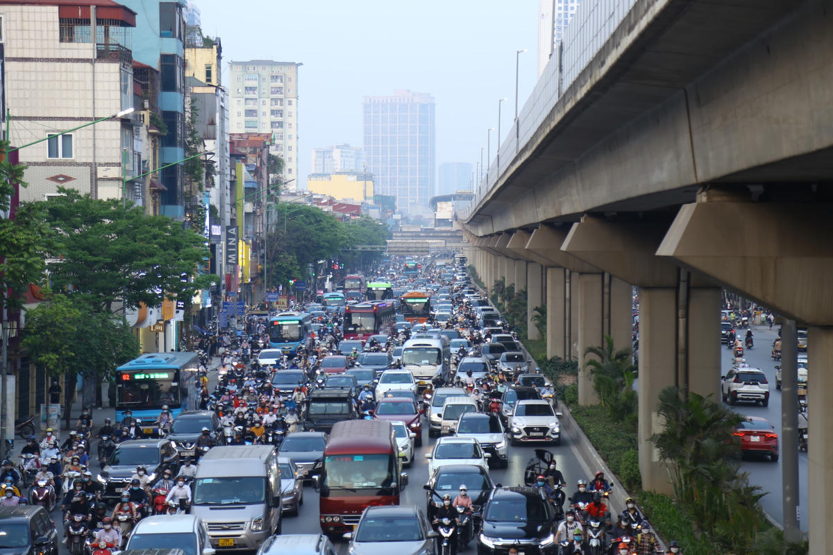 Tăng cường lực lượng TTGT để giải quyết tình trạng ùn tắc trong kỳ nghỉ lễ Giỗ tổ Hùng Vương 2022.