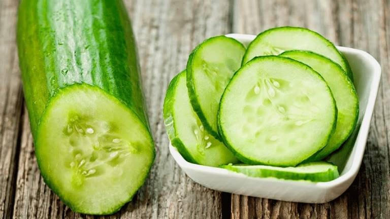 Dưa leo không chỉ giúp đánh bay nám mà còn cấp ẩm rất tốt cho làn da khô. 