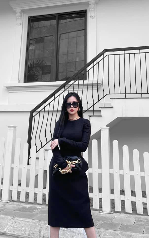 Phương Oanh đăng status đầy ẩn ý: "Chỉ cần tâm hồn ta là nắng. Thì ngày giông bão cũng hoá trời xanh! Chào “Em”… Mừng “Em” trở về".