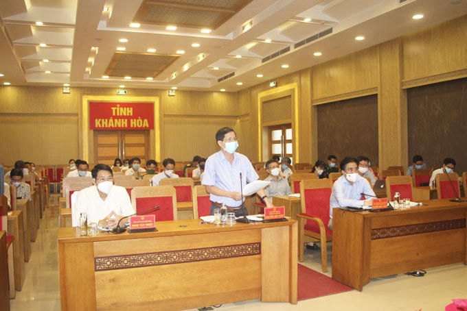 Các đại biểu tham dự cuộc họp.