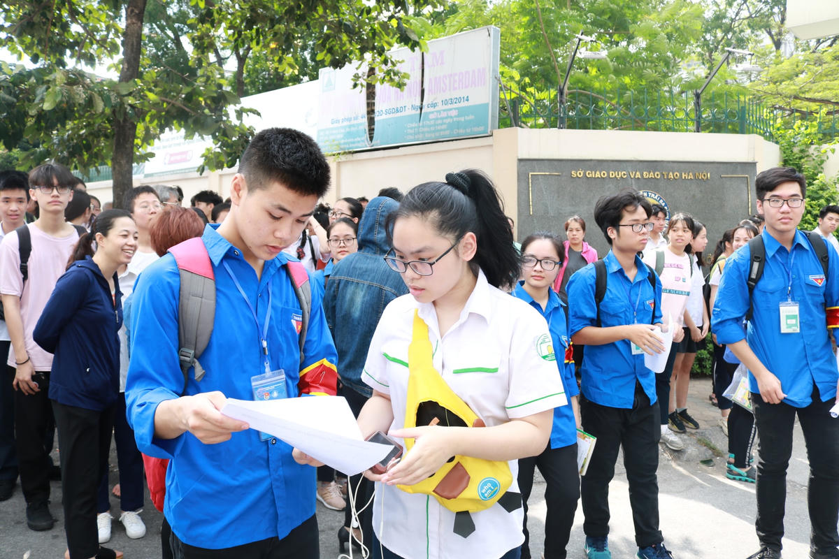 Học sinh thi vào lớp 10 THPT công lập tại Hà Nội năm học 2020-2021.