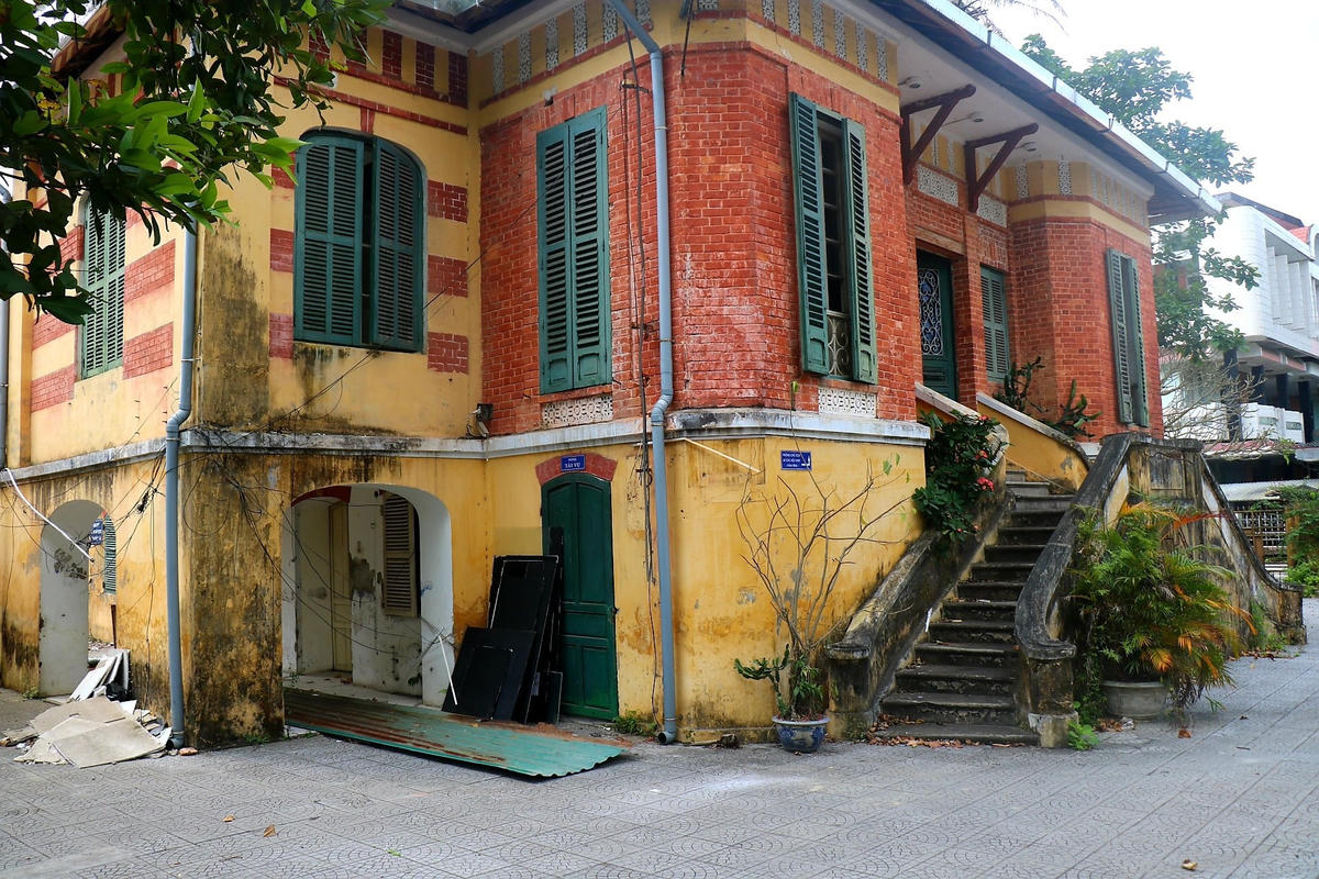Ngoài ra, ông Võ Lê Nhật cũng cho biết thêm, việc thuê "thần đèn" mới chỉ là ý tưởng, còn về mặt kỹ thuật để đánh giá di dời như thế nào thì phải có các cơ quan chuyên môn đánh giá.