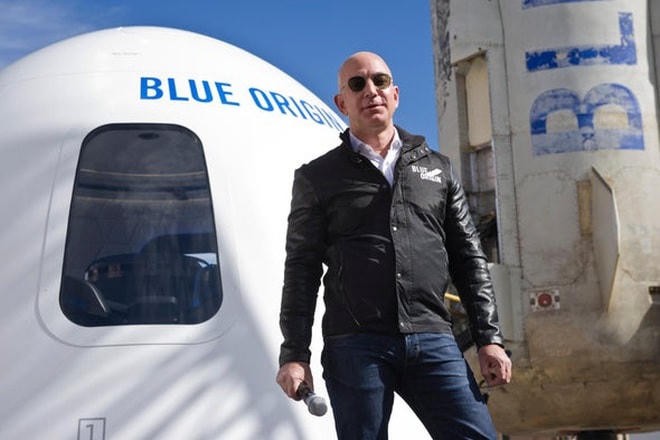 Hơn 63.000 người muốn tỷ phú Bezos 'không trở về Trái đất'