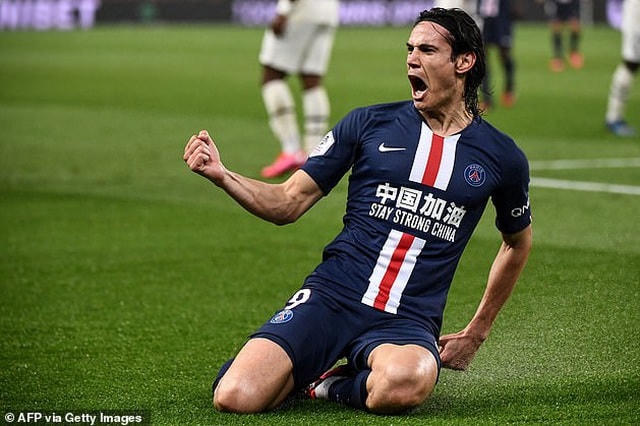 Man Utd có được tiền đạo Edinson Cavani theo diện chuyển nhượng tự do. Ngôi sao Man Utd sẽ nhận mức lương 220.000 euro/tuần, cao thứ 4 ở Man Utd sau De Gea, Martial và Pogba.