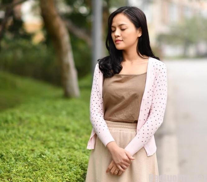 Cảm ơn 1 năm qua đã cho tôi những trải nghiệm khó quên! Chào nhé 33 của tôi! Tôi đã sẵn sàng bước vào nhiệm kì mới! Và tôi quyết định... kể từ giờ, tôi sẽ không đếm tuổi của mình nữa! Các bạn cũng đừng đếm hộ tôi! Từ hôm nay tôi 18 nhé”, Thu Quỳnh nhắn nhủ tới bản thân. 