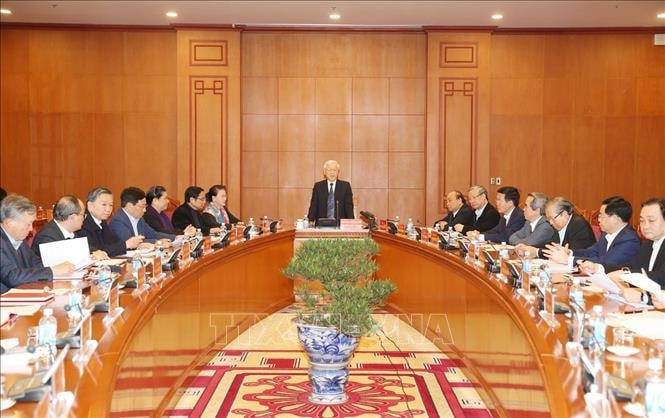 Tiểu Ban Văn kiện đã họp nhiều lần để chuẩn bị các dự thảo, tiếp đó lấy ý kiến của từng cấp, từng ngành và của toàn thể Nhân dân.