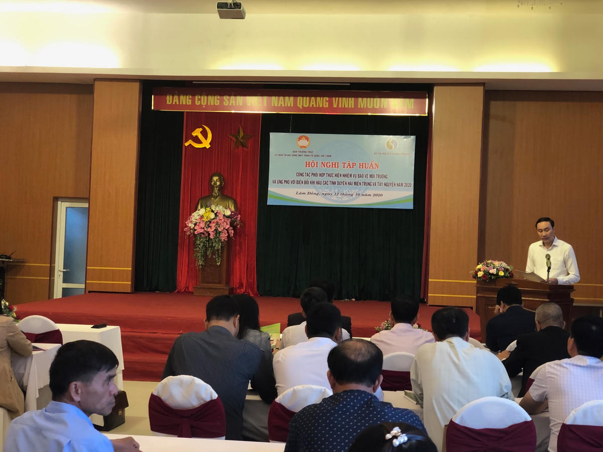 Phó Chủ tịch UBTƯ MTTQ Việt Nam Phùng Khánh Tài phát biểu tại Hội nghị.
