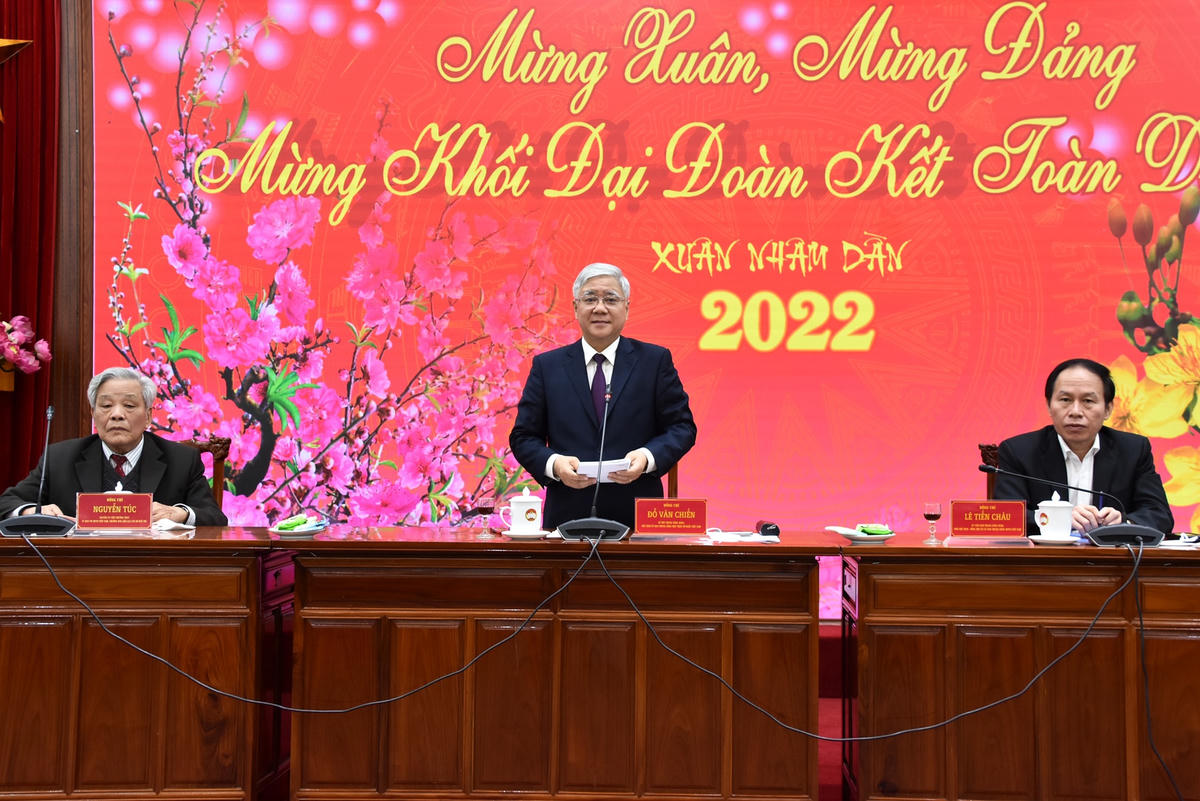  Chủ tịch Đỗ Văn Chiến phát biểu tại buổi gặp mặt.