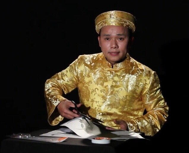 Anh Tân những ngày công tác tại cơ quan.