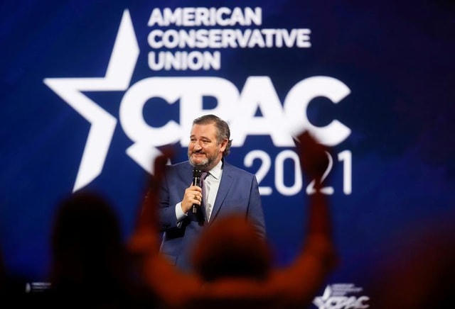 Thượng nghị sĩ Texas Ted Cruz phát biểu tại CPAC 2021.  