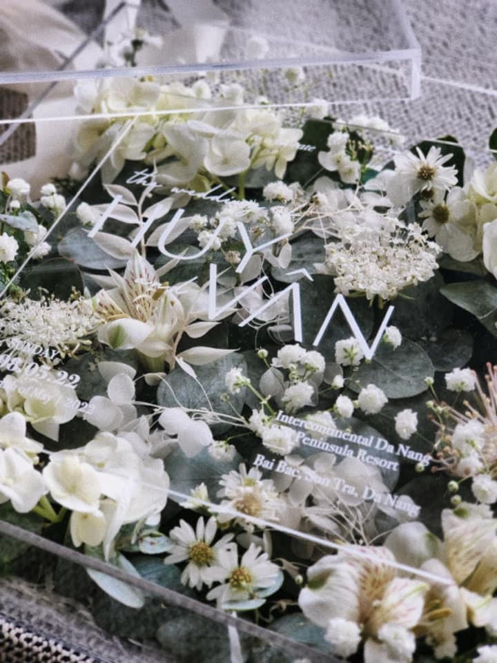 Thiệp đám cưới của Ngô Thanh Vân được thiết kế độc đáo. 