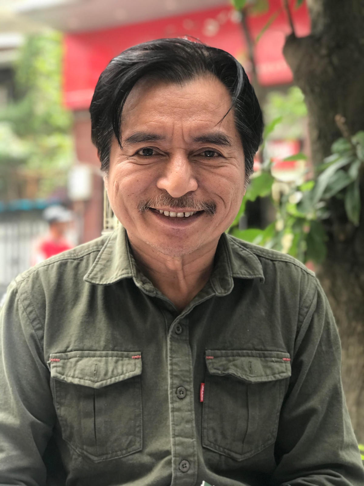 Họa sĩ Ngô Xuân Khôi.  