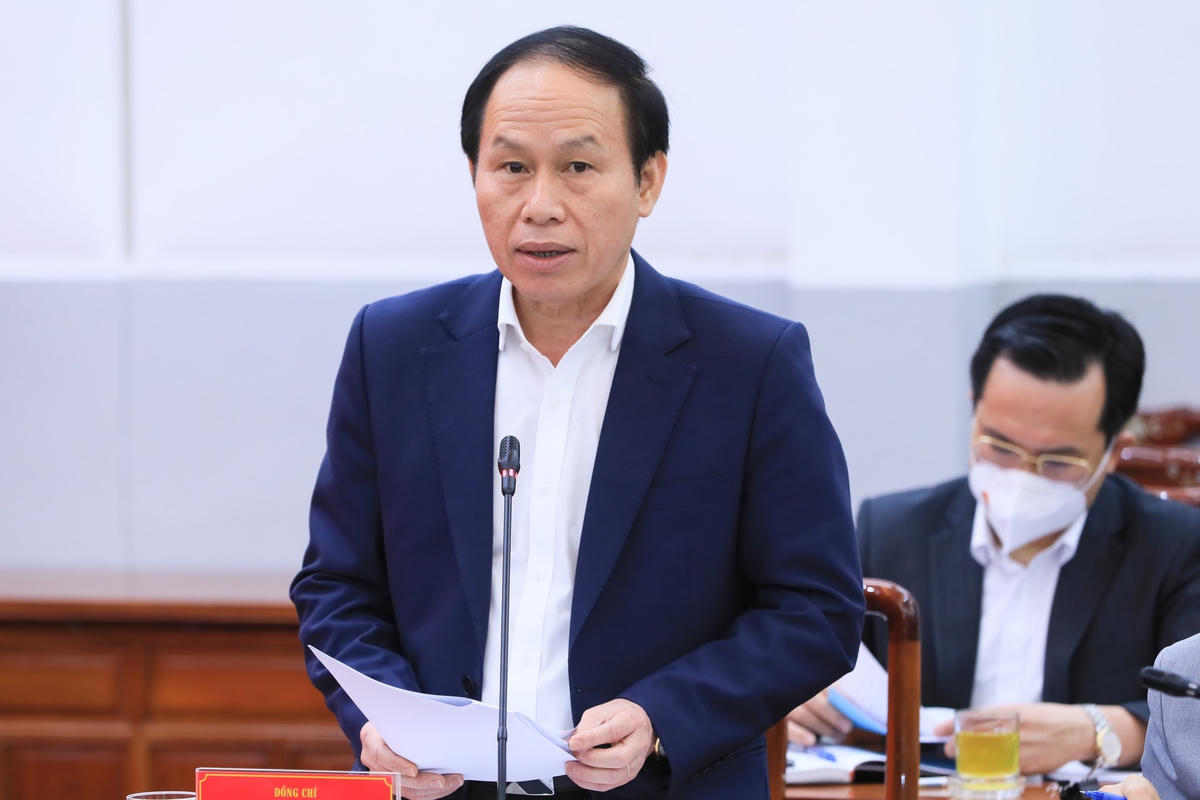 Phó Chủ tịch - Tổng Thư ký Lê Tiến Châu phát biểu tại cuộc làm việc.