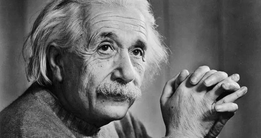 Khi khám nghiệm tử thi Einstein, một vị bác sĩ đã lén lấy cắp bộ não của thiên tài để tìm hiểu sự khác biệt. Ảnh: Getty Images.