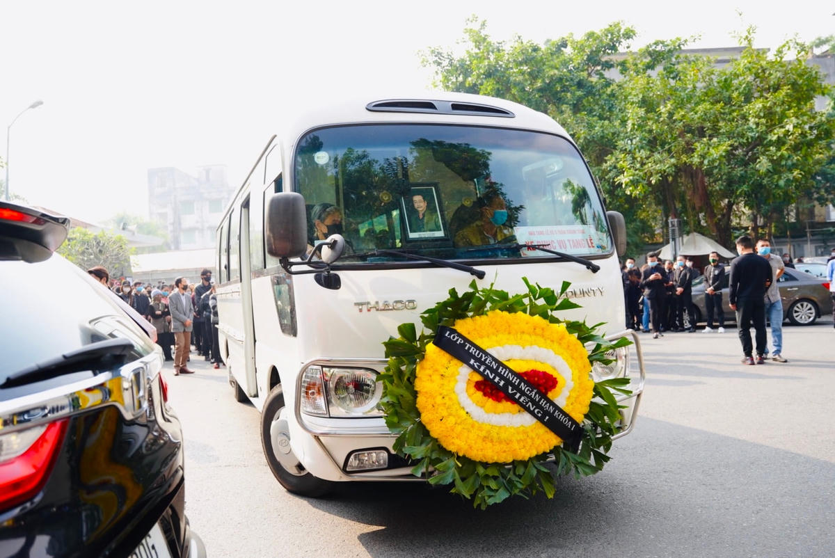Nghẹn lòng tiễn biệt NSND Hoàng Dũng