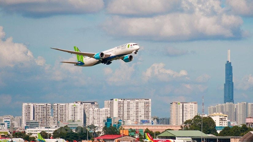 Các hãng hàng không đã tăng chuyến bay và hỗ trợ chính sách đổi vé hoặc hoàn vé bay cho khách đi, đến Đà Nẵng. (Ảnh: Hoài Thu/Vietnam+).