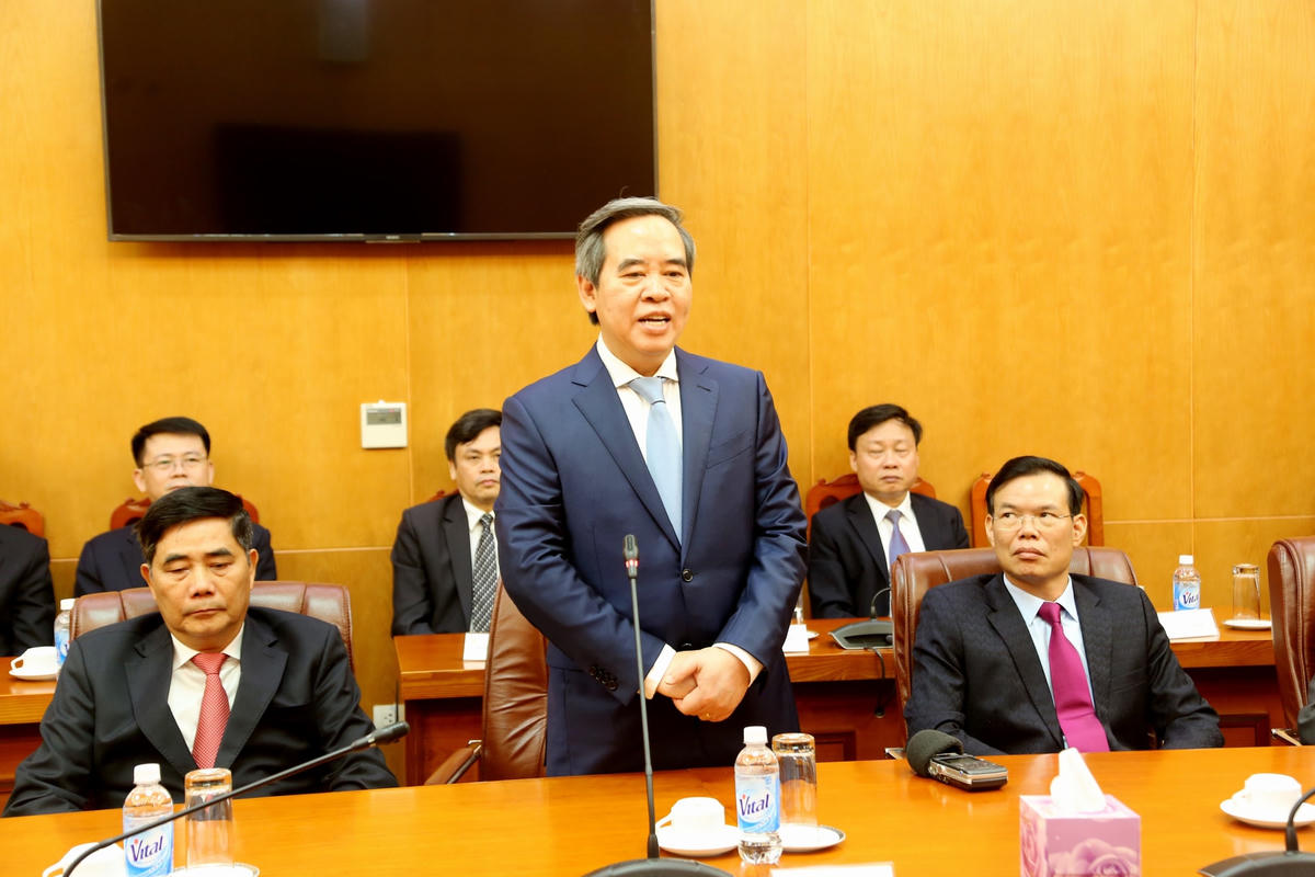Trưởng ban Kinh tế Trung ương Nguyễn Văn Bình phát biểu tại lễ ký
